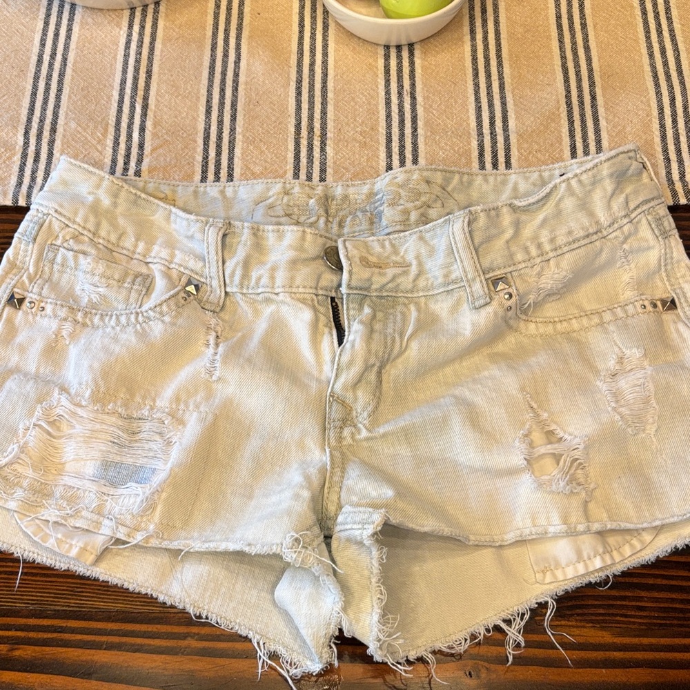 Express Distressed Light Gray Women Shorts